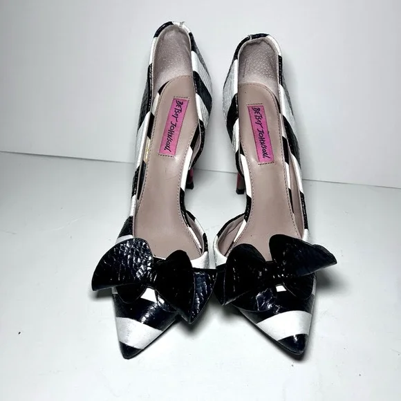 Betsey Johnson Princess Pump 7.5 d'Orsey Style Stiletto Black And White Stripe - Picture 3 of 9